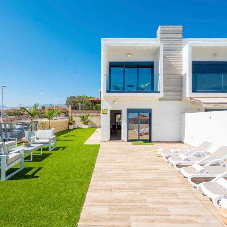 MEDANO4YOU La Terraza del Sol - Casa Vacacional de 3 dormitorios - 1