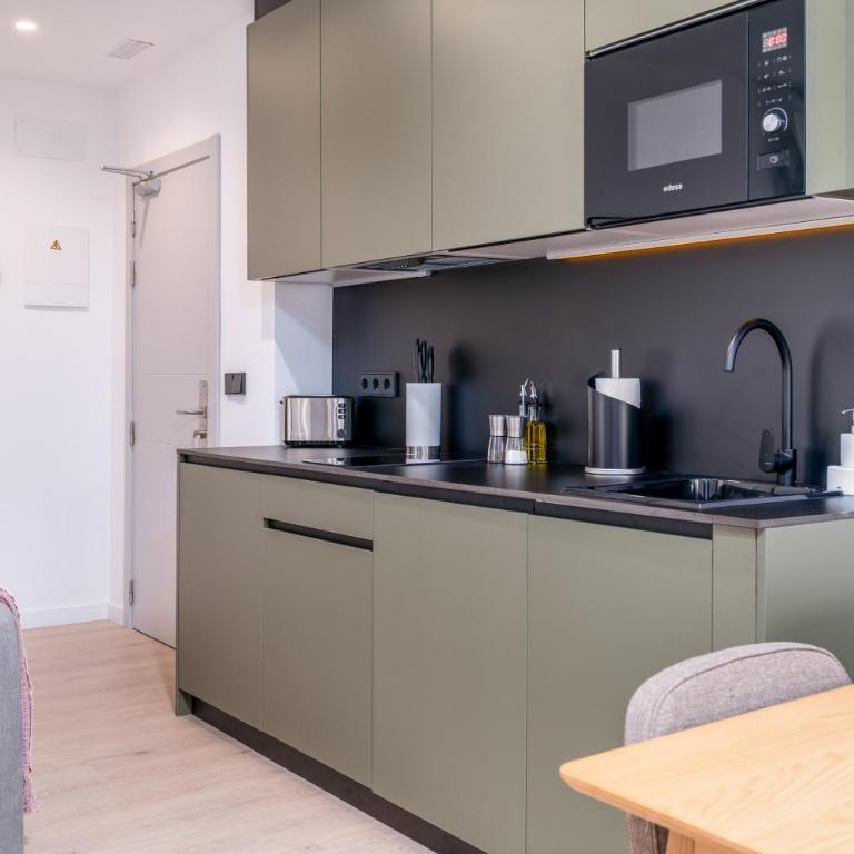 Limehome Santiago de Compostela - Estudio Confort con balcón - 10