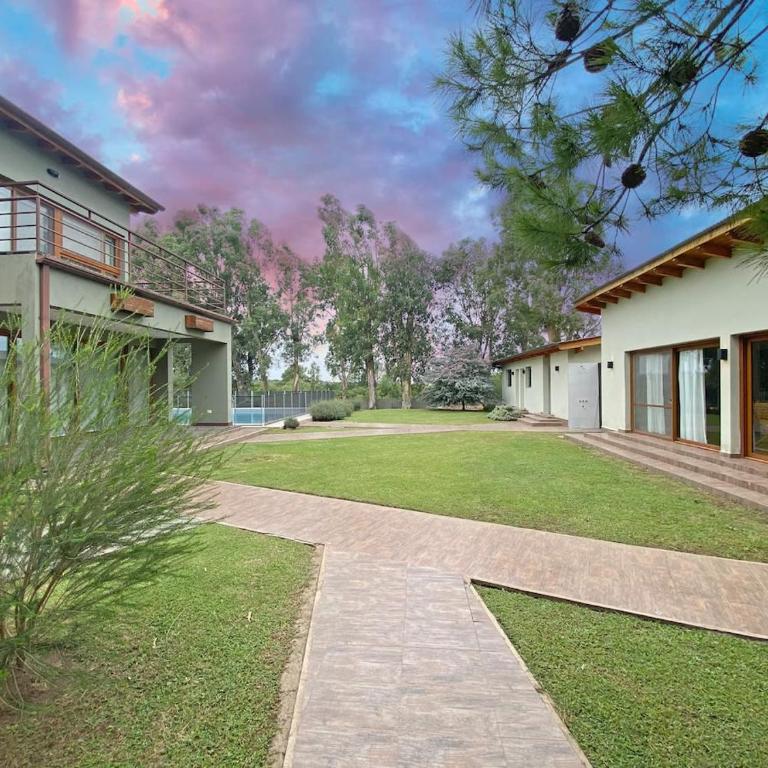 Elegant Getaway Complex in Villa Amancay Calamuchita - Casa - 61