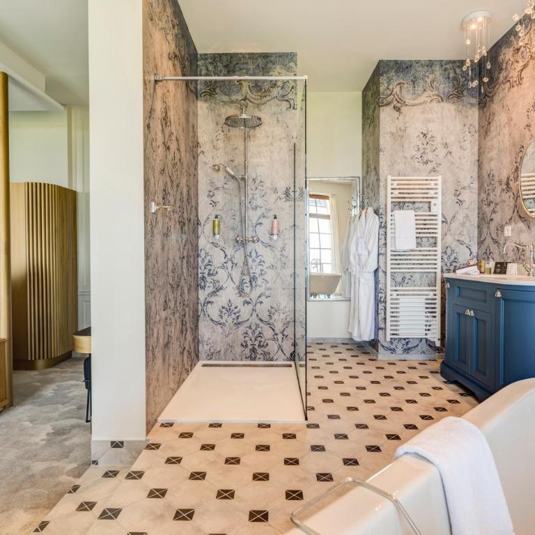 Château des Avenieres - Suite Junior Signature - Vue sur Montagne - Château - 6