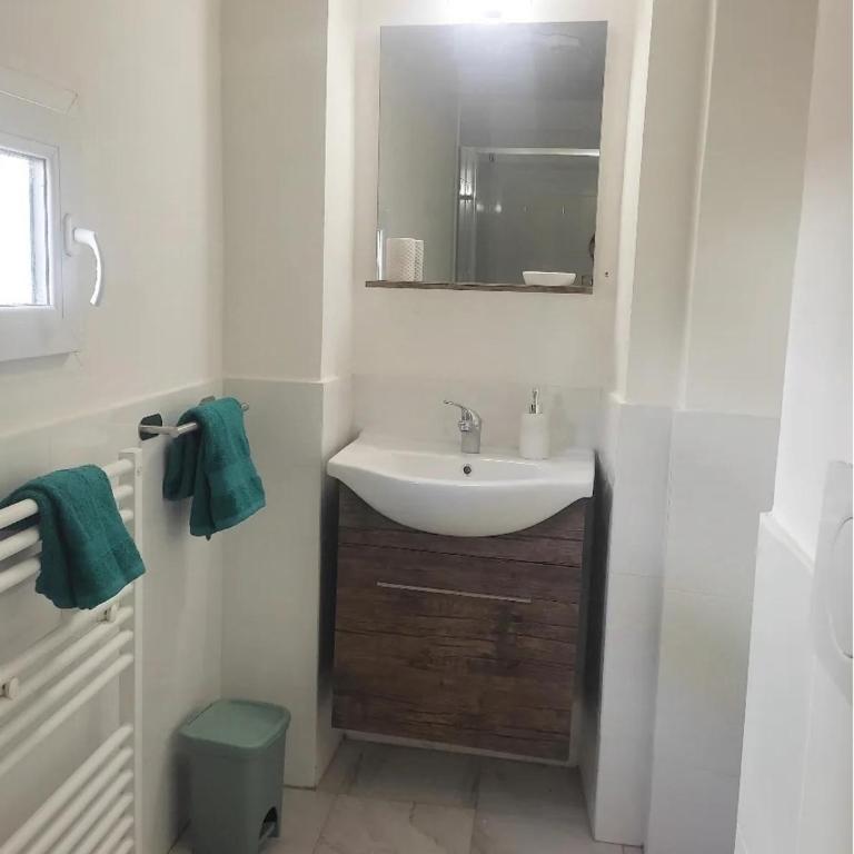 Lo studio nel borgo - Camera Matrimoniale con Bagno Privato - 4