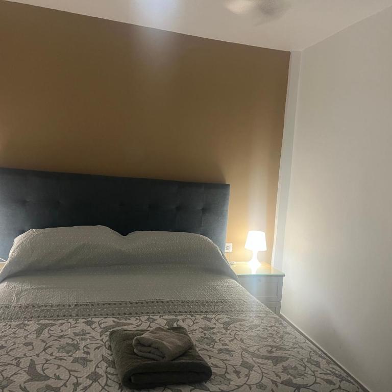 2-Bed Apartment in Arona Sleeps 5 w Outdoor Pool - Apartment - 21