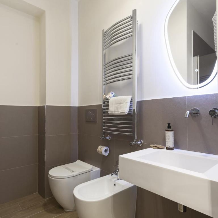 GENESI Suites - Double Room with Private Bathroom - 1