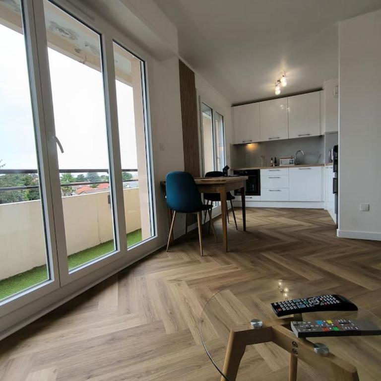 Agréable Studio Chantilly avec balcon et parking securisé - Appartement 1 Chambre - 13