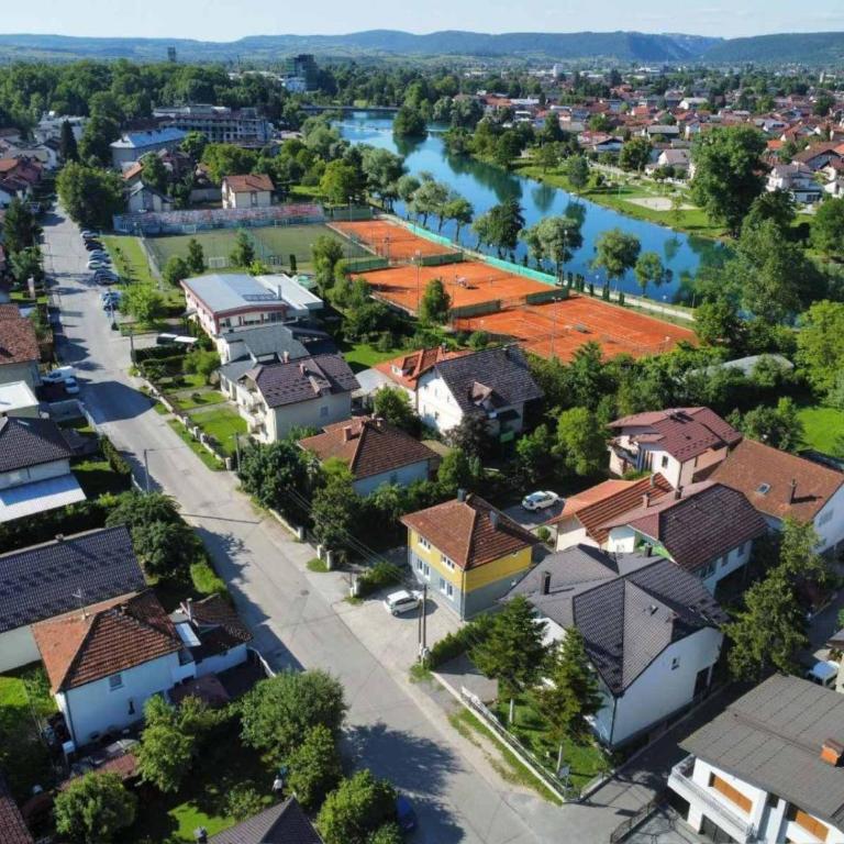 Apartman Nani - Three-Bedroom Apartment with Mountain View - 4