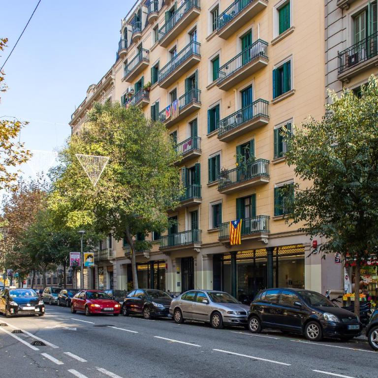 Charming Central Apartment Big Sunny Terrace! - Three-Bedroom Apartment with Terrace - 21