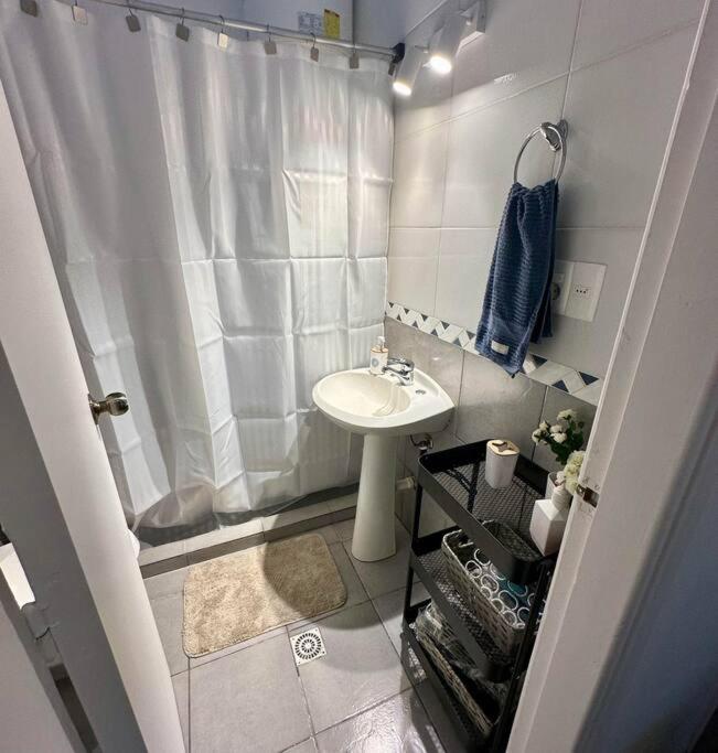 Casa Figari, Carrasco, divina zona cerca de la rambla - Four-Bedroom House - 9