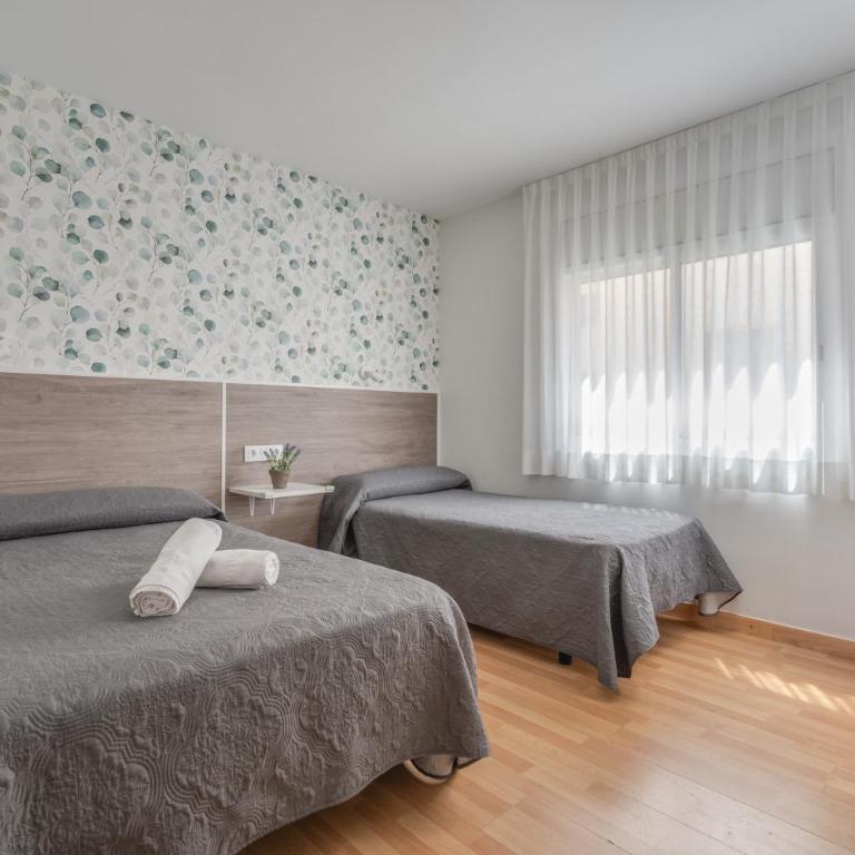 Hotel Tolosa - Habitación Familiar (2 adultos + 1 niño) - 3