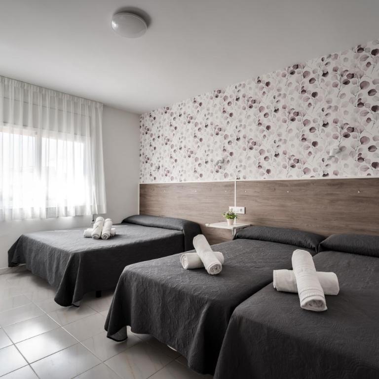 Hotel Tolosa - Habitación Familiar (2 adultos y 2 niños) - 4