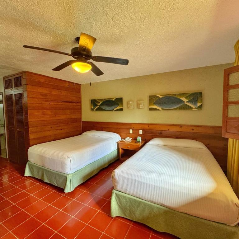 Hotel Casa Colonial Cozumel-Dog Friendly - Double Room with Two Double Beds - 1