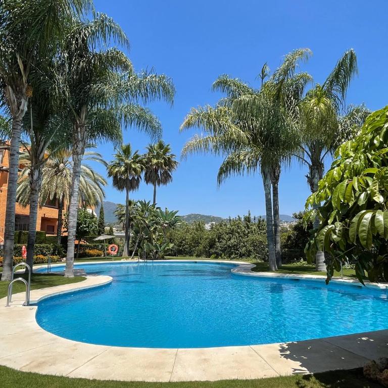 Views beach golf btw Benahavis Marbella & Estepona - Apartamento con vistas al mar - 2
