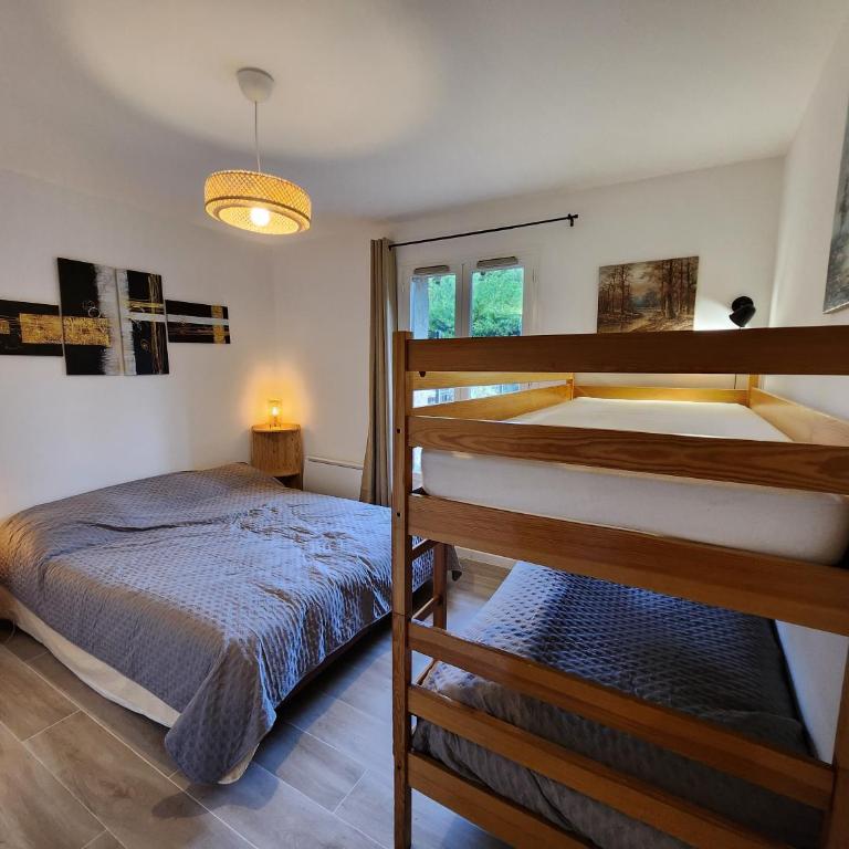 appartement T3 avec jardin proche village - Appartement 2 Chambres - 33
