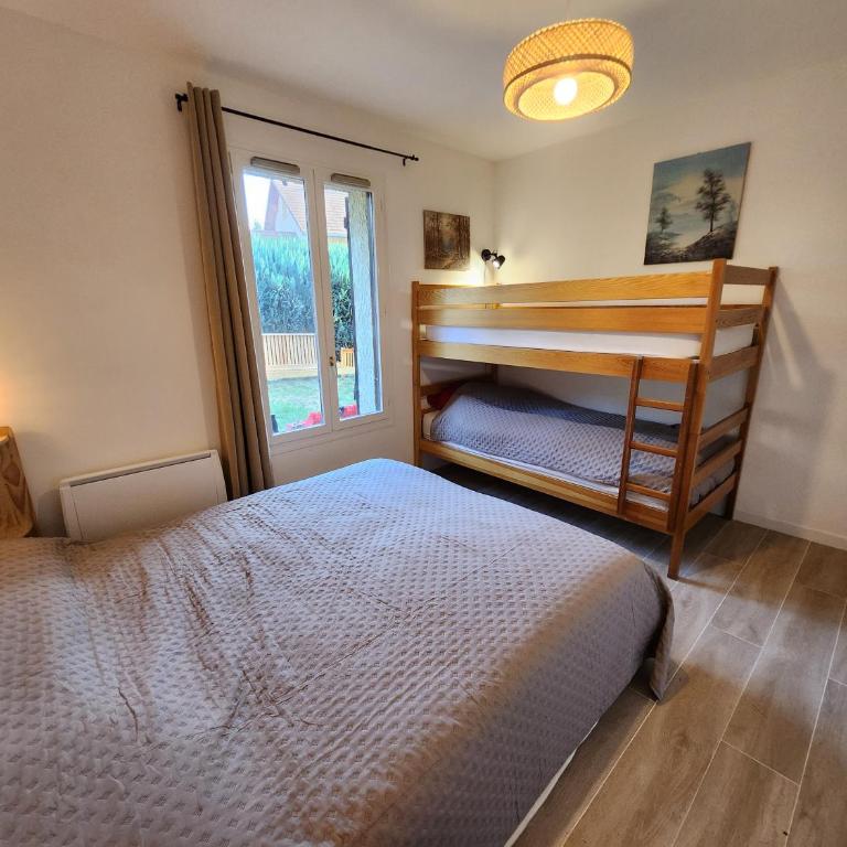 appartement T3 avec jardin proche village - Appartement 2 Chambres - 30