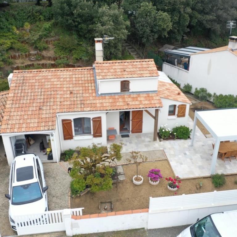 Maison à la Tranche sur Mer - Two-Bedroom House - 1