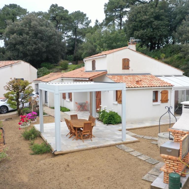 Maison à la Tranche sur Mer - Two-Bedroom House - 4