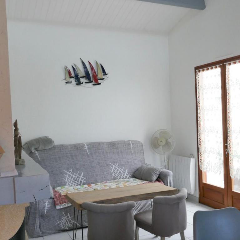 Maison à la Tranche sur Mer - Two-Bedroom House - 17
