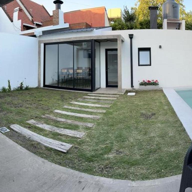 CASA 3 AMB CON PISCINA MAR DEL PLATA Solo familias - Casa con 1 dormitorio - 2