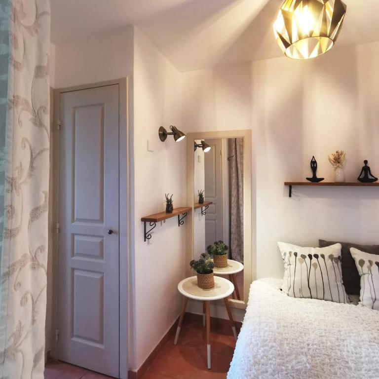 "Le Petit Bonheur" Studio Vue Mer - Climatisation - Parking gratuit - Côte d'Azur - Appartement 1 Chambre - 13