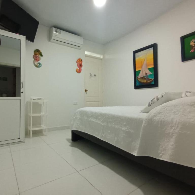 Hospedaje Belleza Isleña - Habitación Doble con baño privado - 1