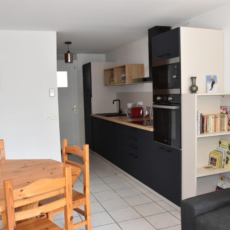Appartement rénové avec grande terrasse et animaux admis - FR-1-464-238 - Appartement - 1