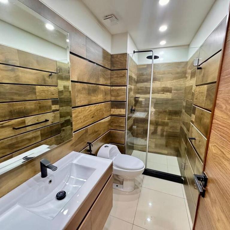 Apto lujoso luminoso y moderno al lado de M40 y GREEN TOWER - Apartamento de 1 dormitorio - 4