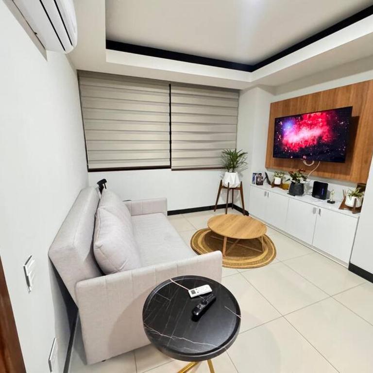 Apto lujoso luminoso y moderno al lado de M40 y GREEN TOWER - Apartamento de 1 dormitorio - 34