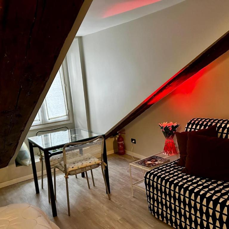 Piccola mansardina nel cuore di Torino - Appartamento con 1 Camera da Letto - 7
