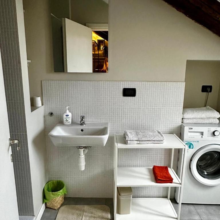 Piccola mansardina nel cuore di Torino - Appartamento con 1 Camera da Letto - 10
