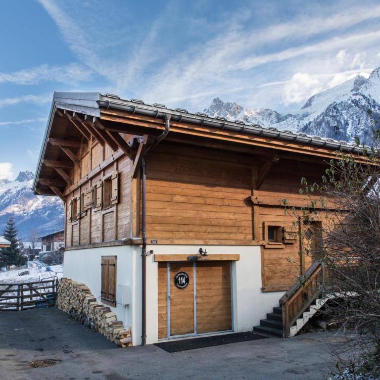 Luxurious Chalet With Breathtaking Mont Blanc Massif Views From Hot Tub and Garden plus Sauna - Chalet - 17