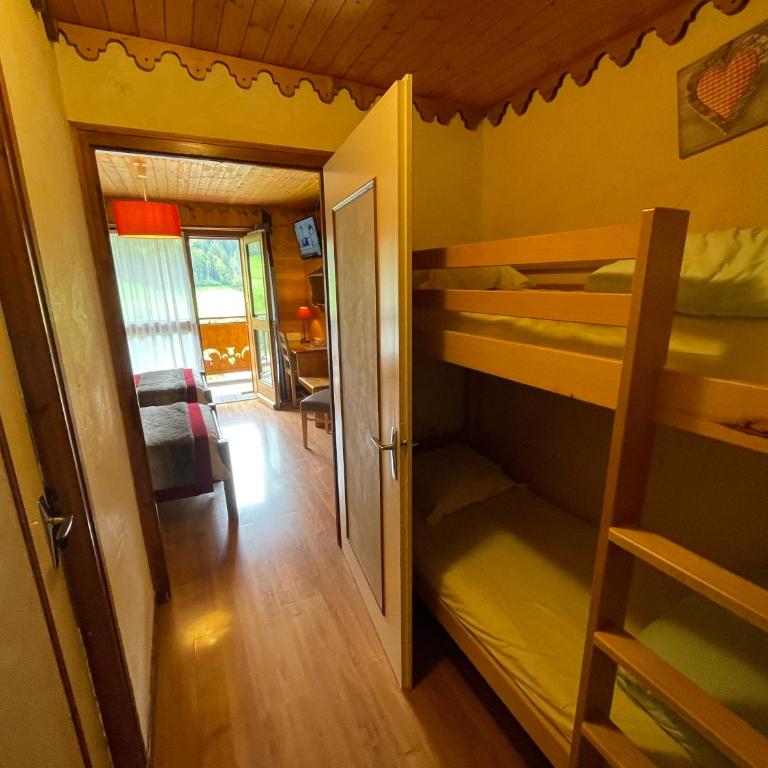 Hotel Le Ferraillon - Chambre Triple avec Balcon - 1