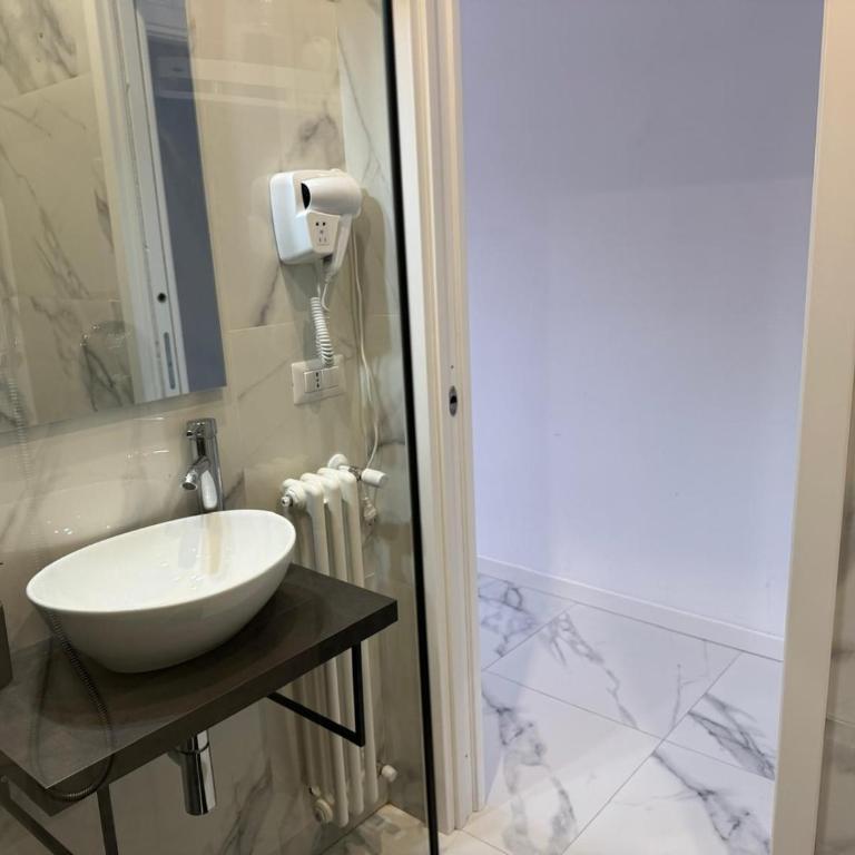 Alba White - Deluxe Double or Twin Room with Balcony - 4