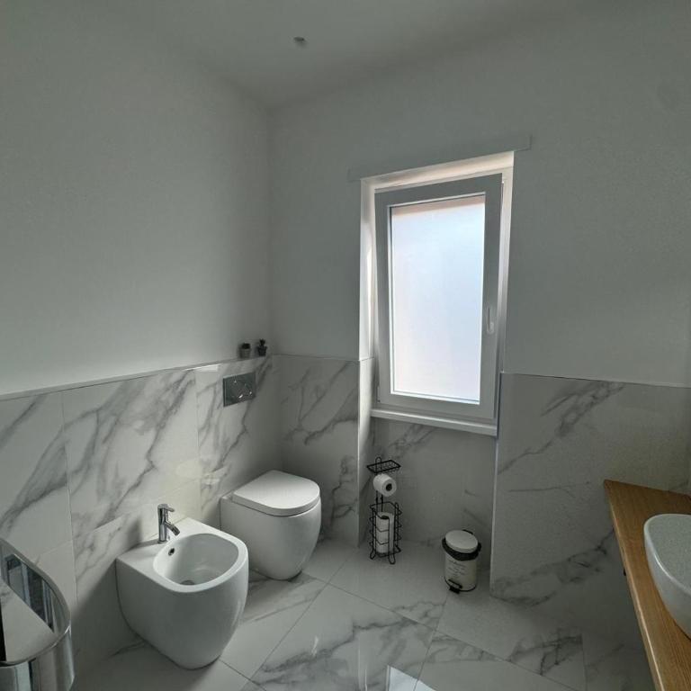 Alba White - Deluxe Double or Twin Room - 10