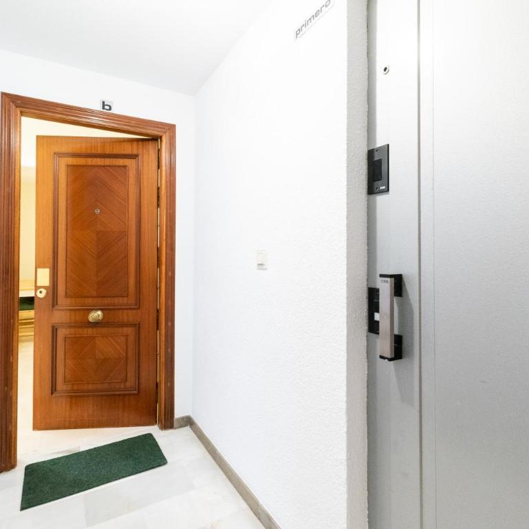 Centrico Apartamento Granada - Three-Bedroom Apartment - 18
