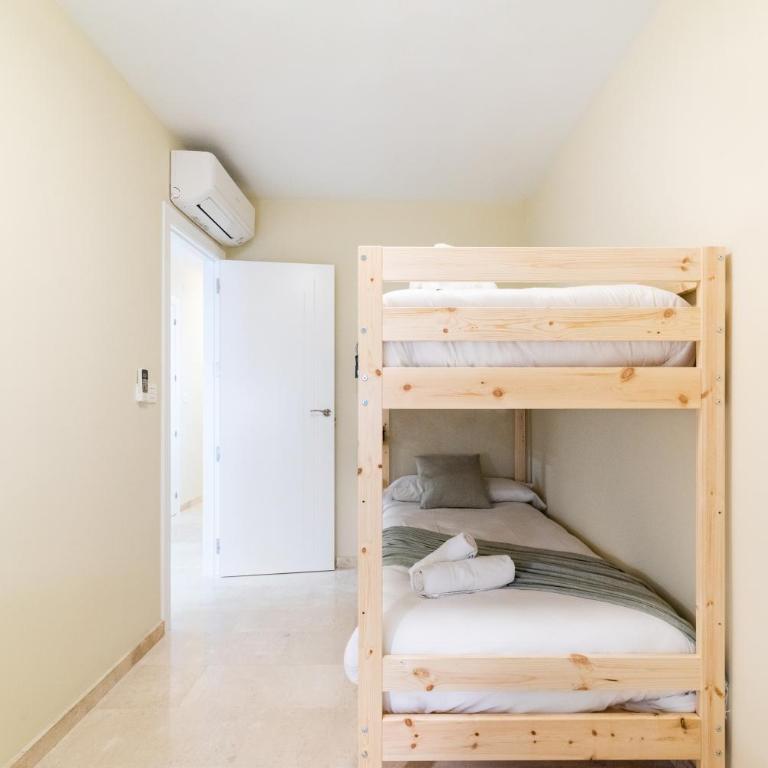 Centrico Apartamento Granada - Three-Bedroom Apartment - 4