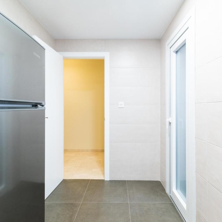 Centrico Apartamento Granada - Three-Bedroom Apartment - 29