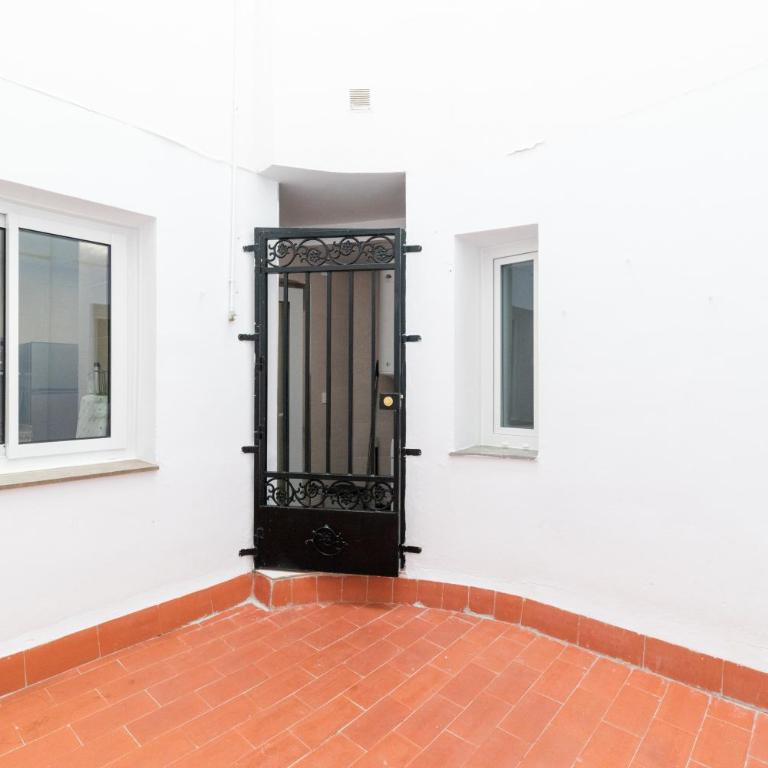 Centrico Apartamento Granada - Three-Bedroom Apartment - 36