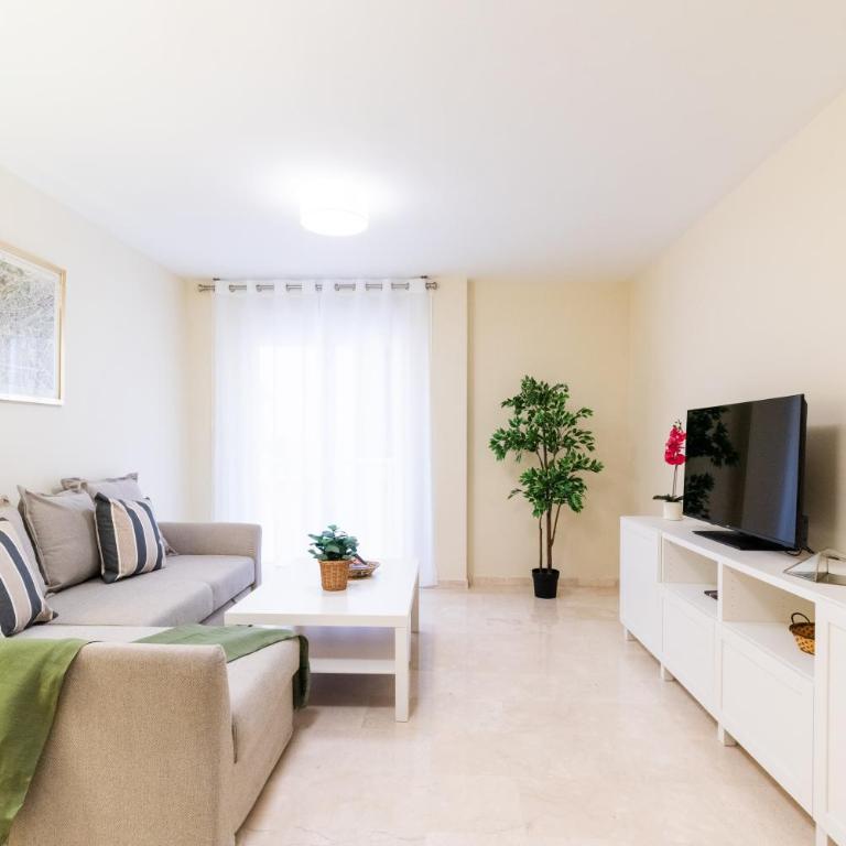 Centrico Apartamento Granada - Three-Bedroom Apartment - 45