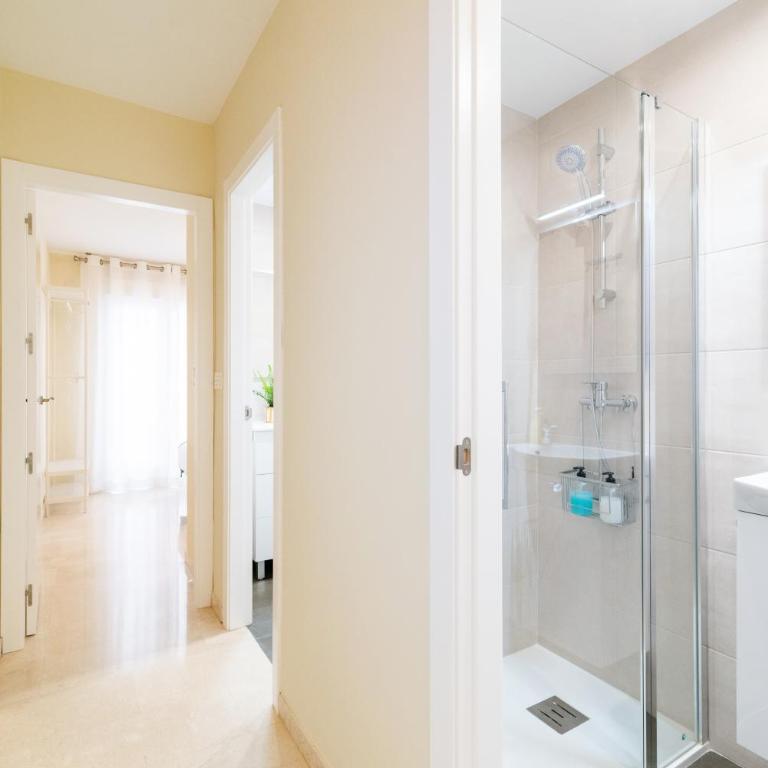 Centrico Apartamento Granada - Three-Bedroom Apartment - 50