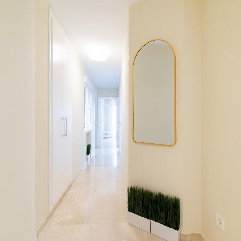 Centrico Apartamento Granada - Three-Bedroom Apartment - 55