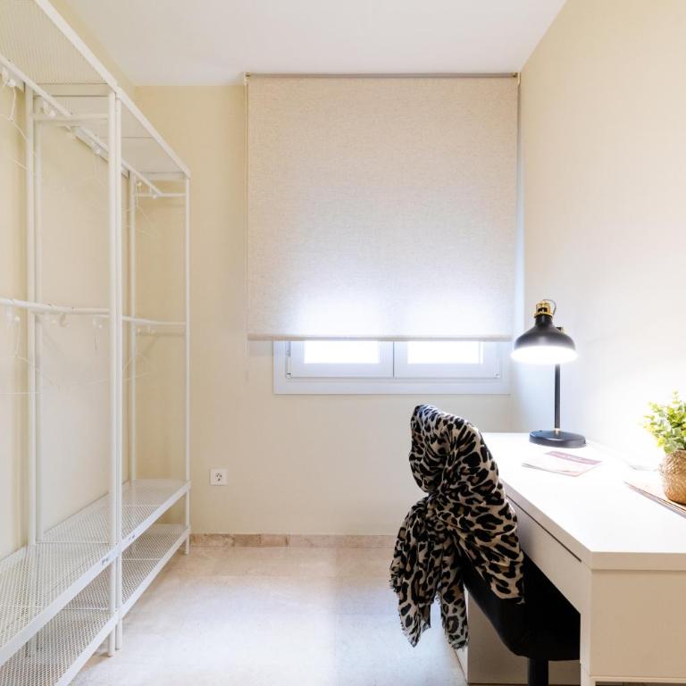 Centrico Apartamento Granada - Three-Bedroom Apartment - 80