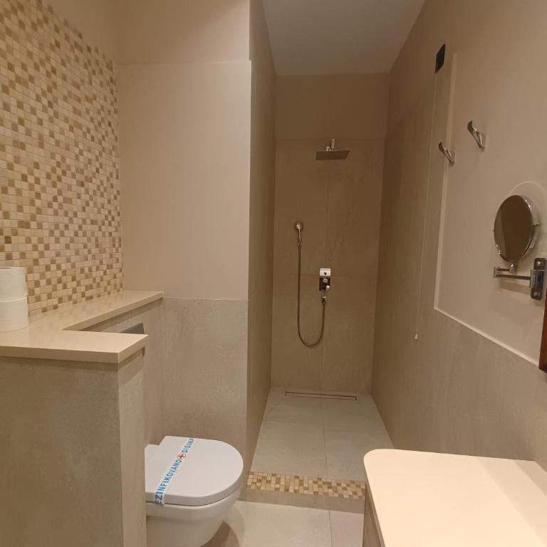 Emilia Lux Rooms - Porodična Soba sa Balkonom - 3