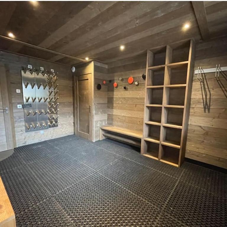 Chalet Purdey - Sleeps 10 with Hot Tub - Chalet - 16