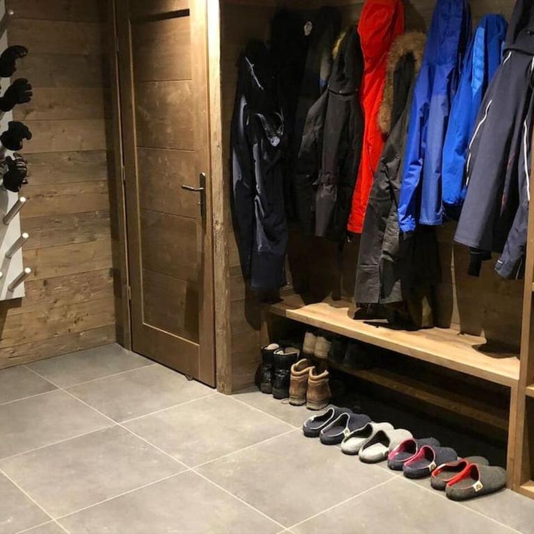 Chalet Purdey - Sleeps 10 with Hot Tub - Chalet - 40