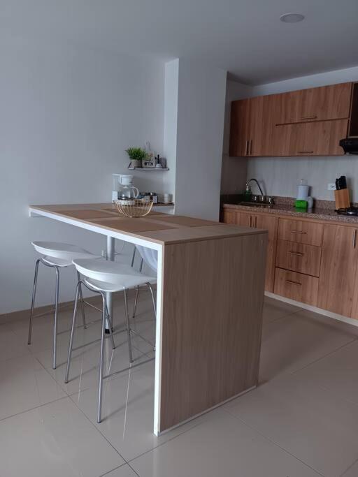 RentalsOP AN04 Apartamento con balcon cerca al CC Plaza Arrayanes Excelente vista - Apartamento de 2 dormitorios - 9