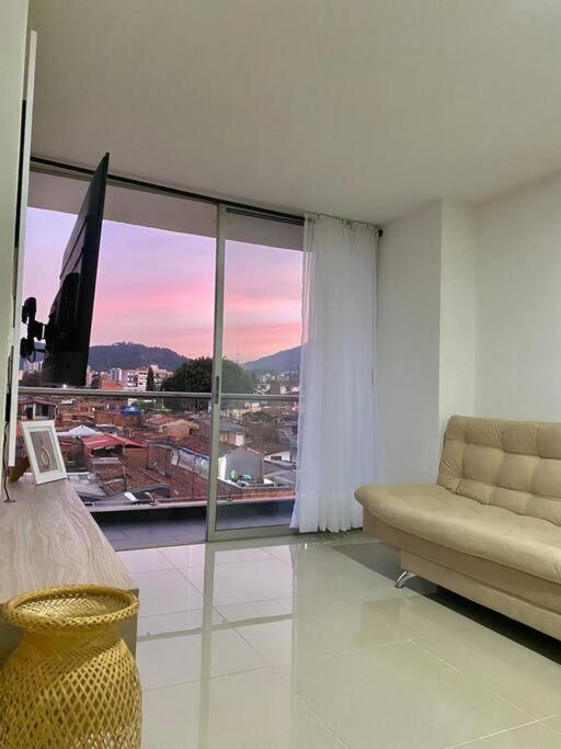 RentalsOP AN04 Apartamento con balcon cerca al CC Plaza Arrayanes Excelente vista - Apartamento de 2 dormitorios - 30