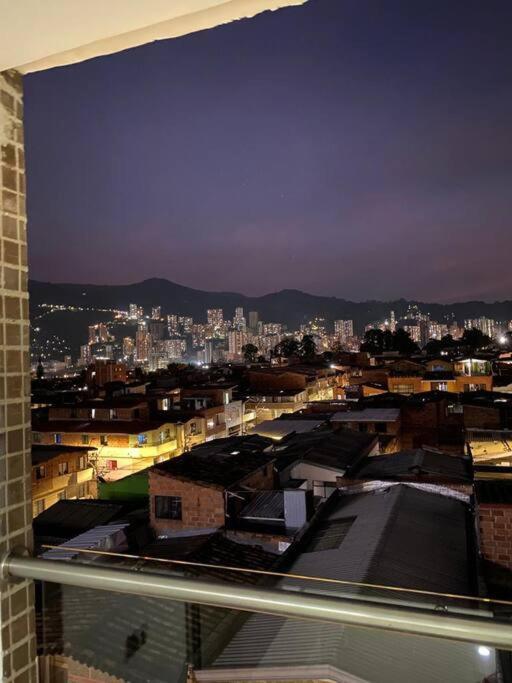 RentalsOP AN04 Apartamento con balcon cerca al CC Plaza Arrayanes Excelente vista - Apartamento de 2 dormitorios - 40