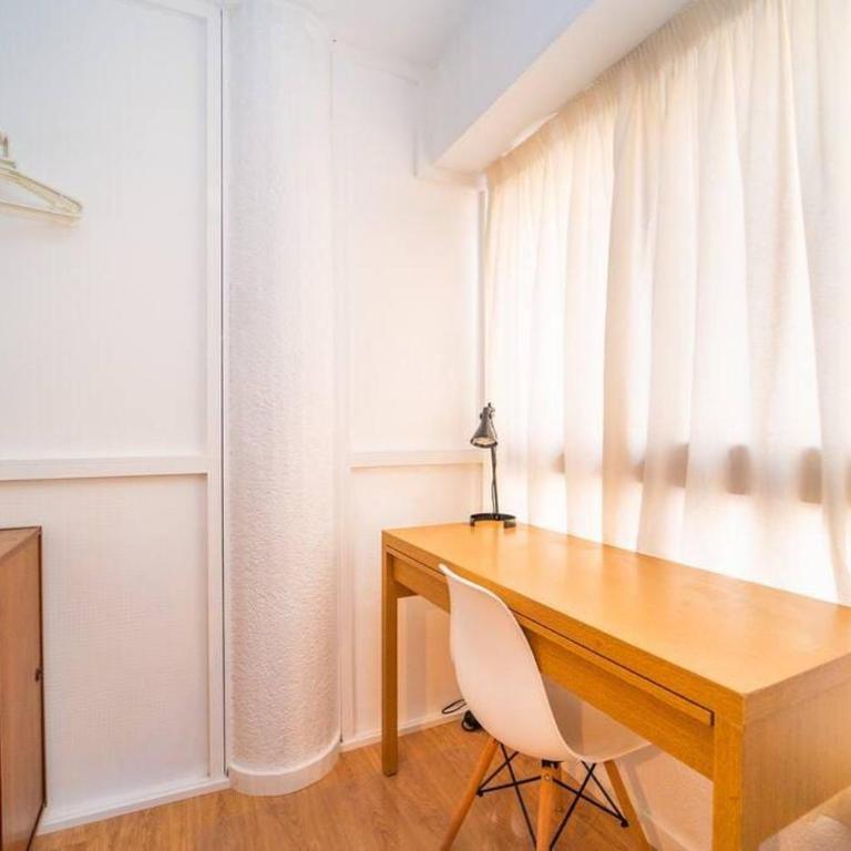 Authentic Alicante Central Flat near the Beach - Two-Bedroom Apartment - 8