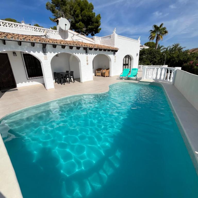 Villa Sonrisa - Villa - 1
