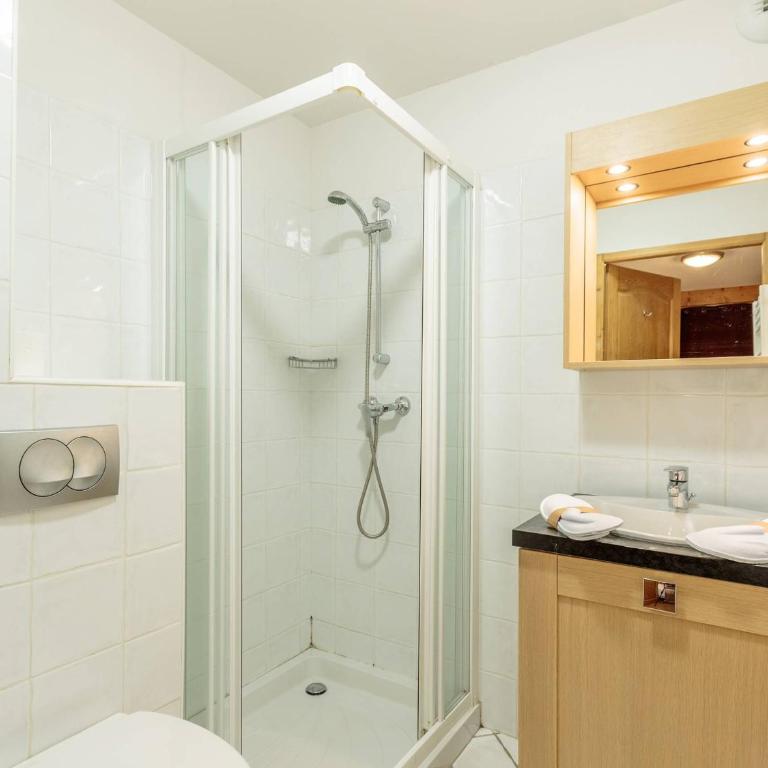 Appart 4P au pied des pistes avec WIFI et parking - FR-1-352-81 - Appartement - 7