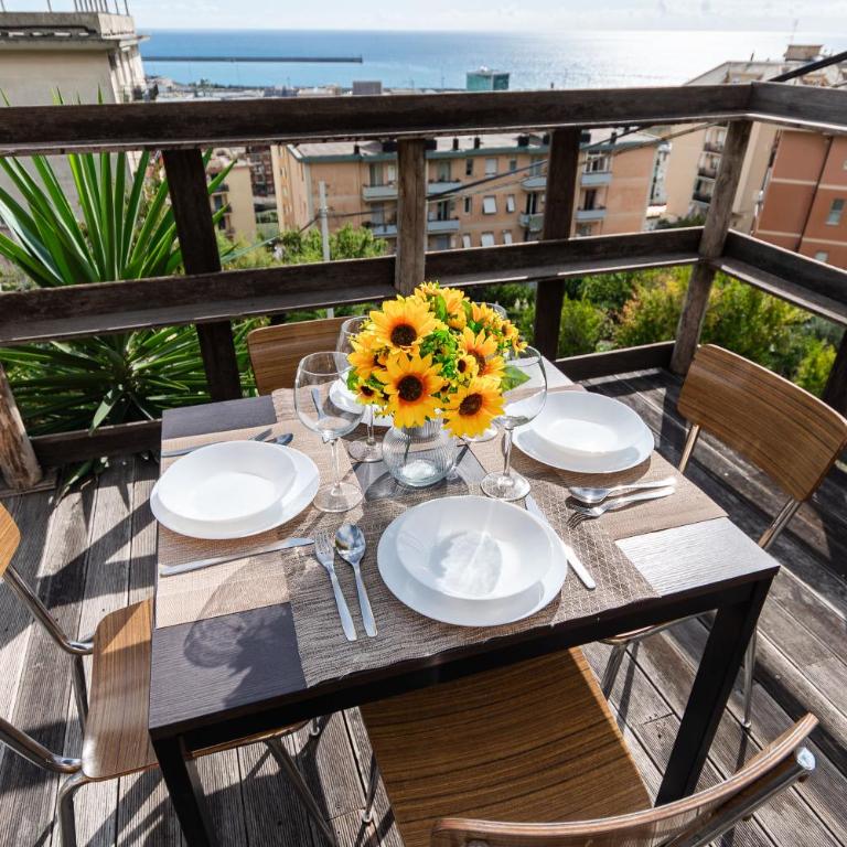 Parcheggio Gratis - 10min Aeroporto - Vista Mare - Appartamento con 2 Camere da Letto - 14